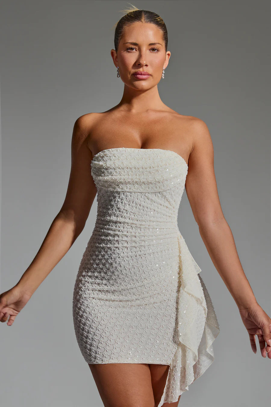 Kvinnors miniklänning med rynkad bodice och elegant drapering Mirla-Eva Jonsson