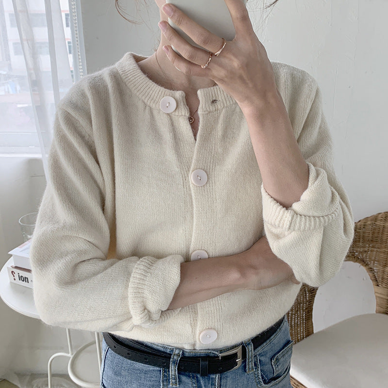 Kvinnors mjuka cardigan med dekorativa knappdetaljer Mirla-Eva Jonsson