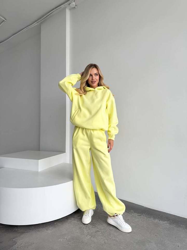 Kvinnors mjuka fleece hoodie och lösa joggingsbyxor set Mirla-Eva Jonsson