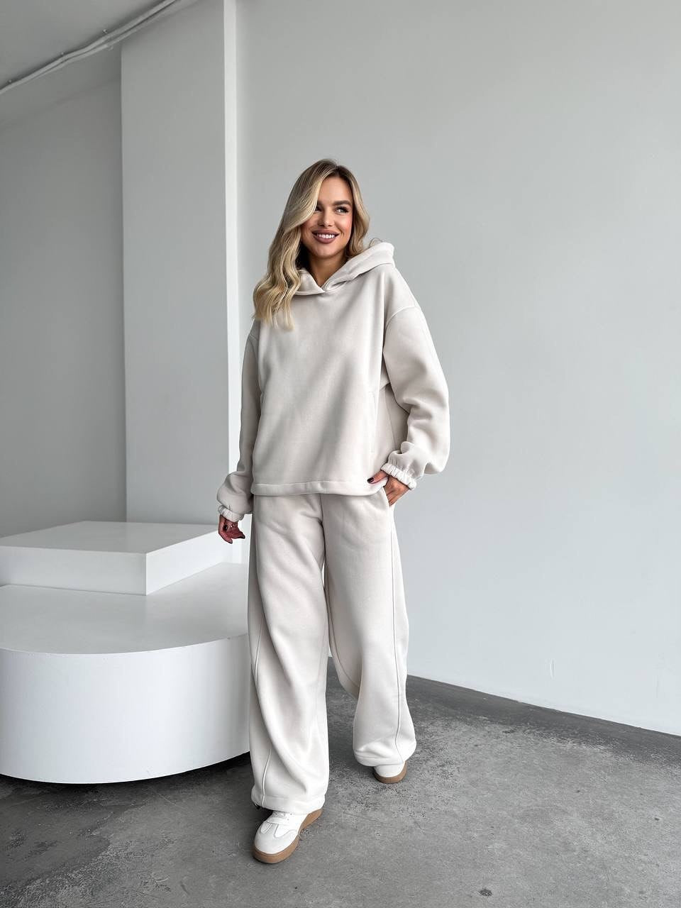 Kvinnors mjuka fleece hoodie och lösa joggingsbyxor set Mirla-Eva Jonsson