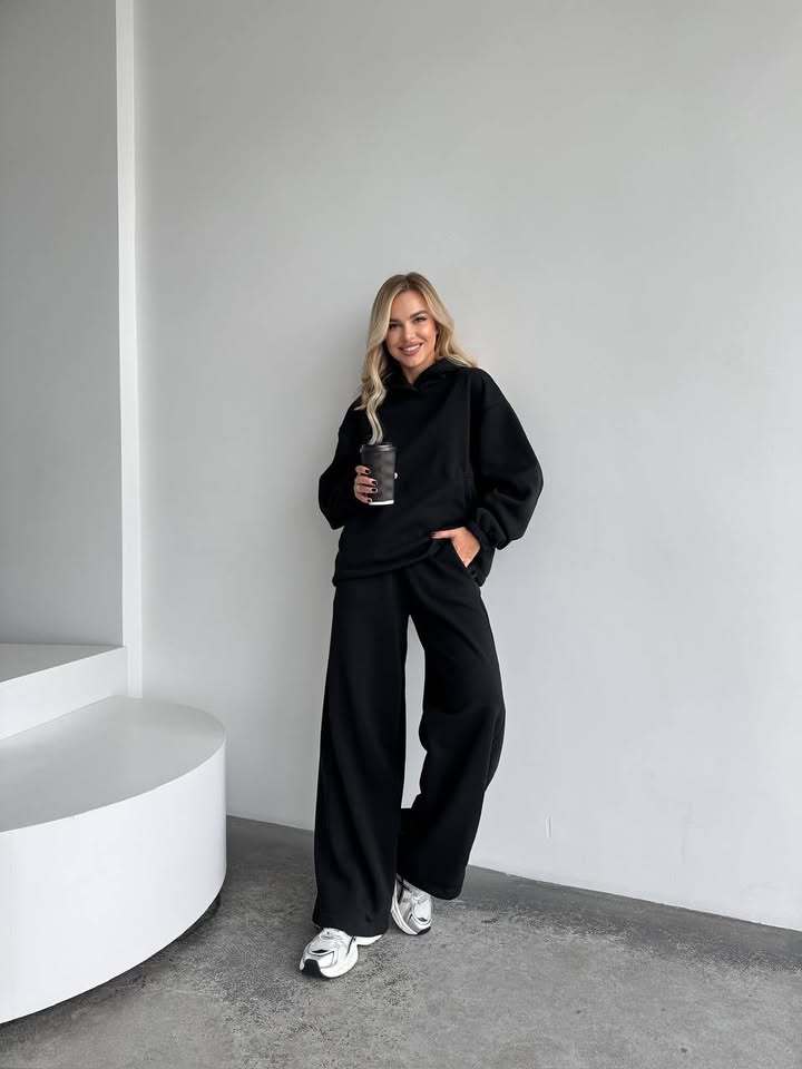 Kvinnors mjuka fleece hoodie och lösa joggingsbyxor set Mirla-Eva Jonsson