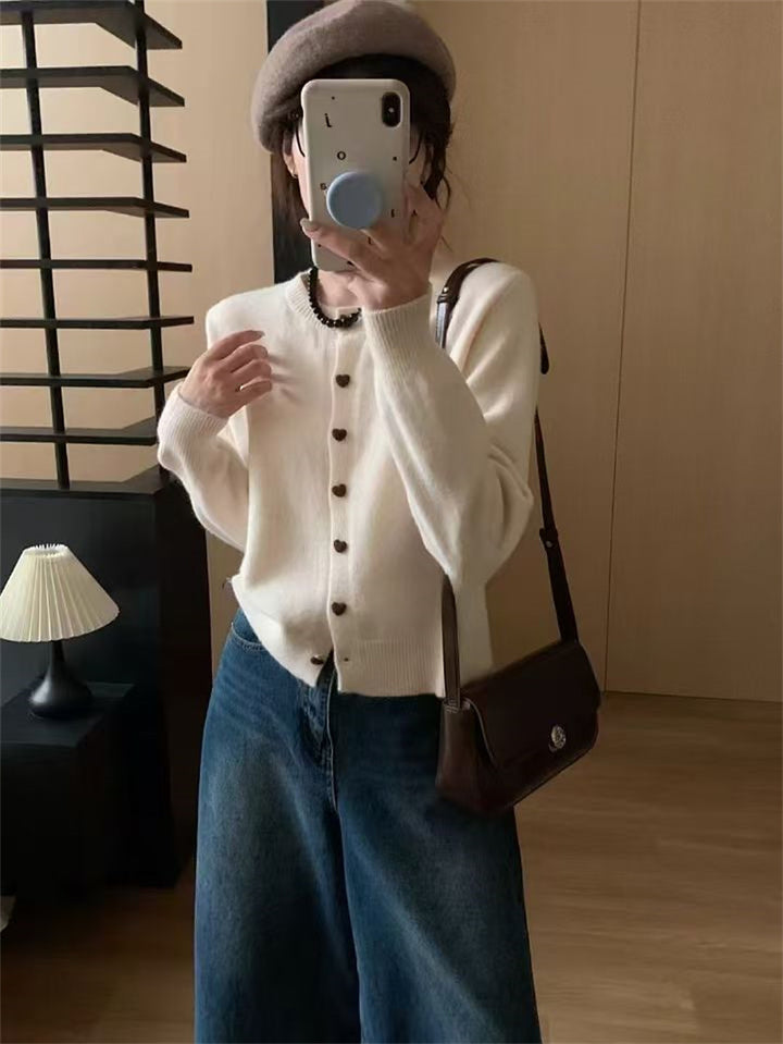 Kvinnors mjuka stickade cardigan med knappar och ribbad textur Mirla-Eva Jonsson