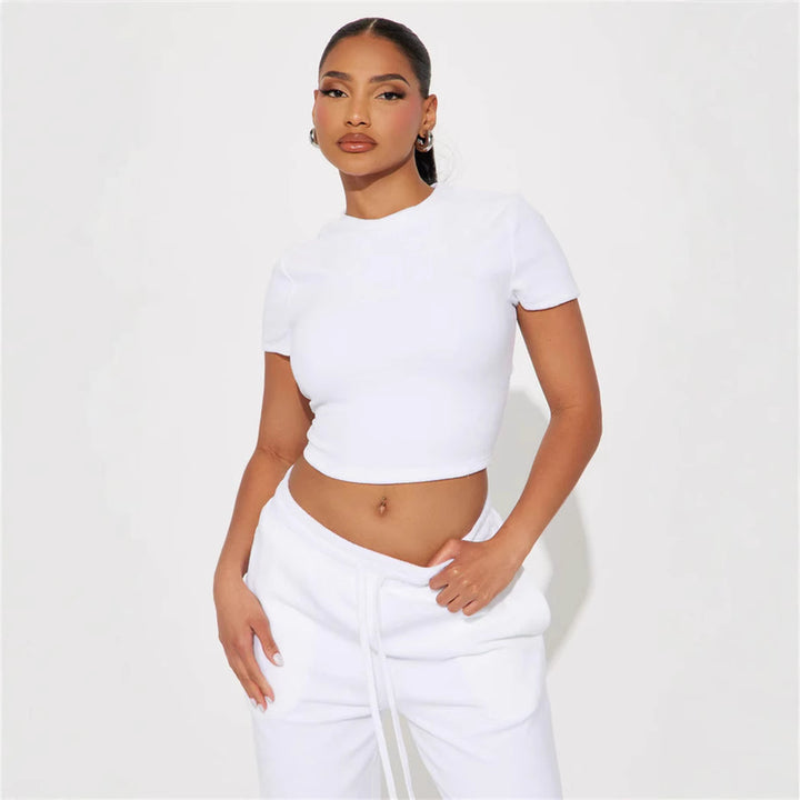 Kvinnors mjuka velour lounge set med kort topp och lösa byxor Mirla-Eva Jonsson