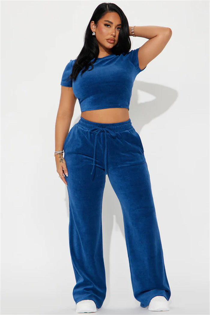 Kvinnors mjuka velour lounge set med kort topp och lösa byxor Mirla-Eva Jonsson