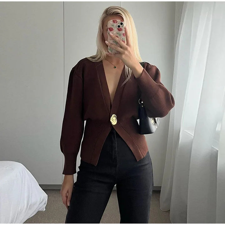 Kvinnors mode cardigan med elegant stängning Mirla-Eva Jonsson