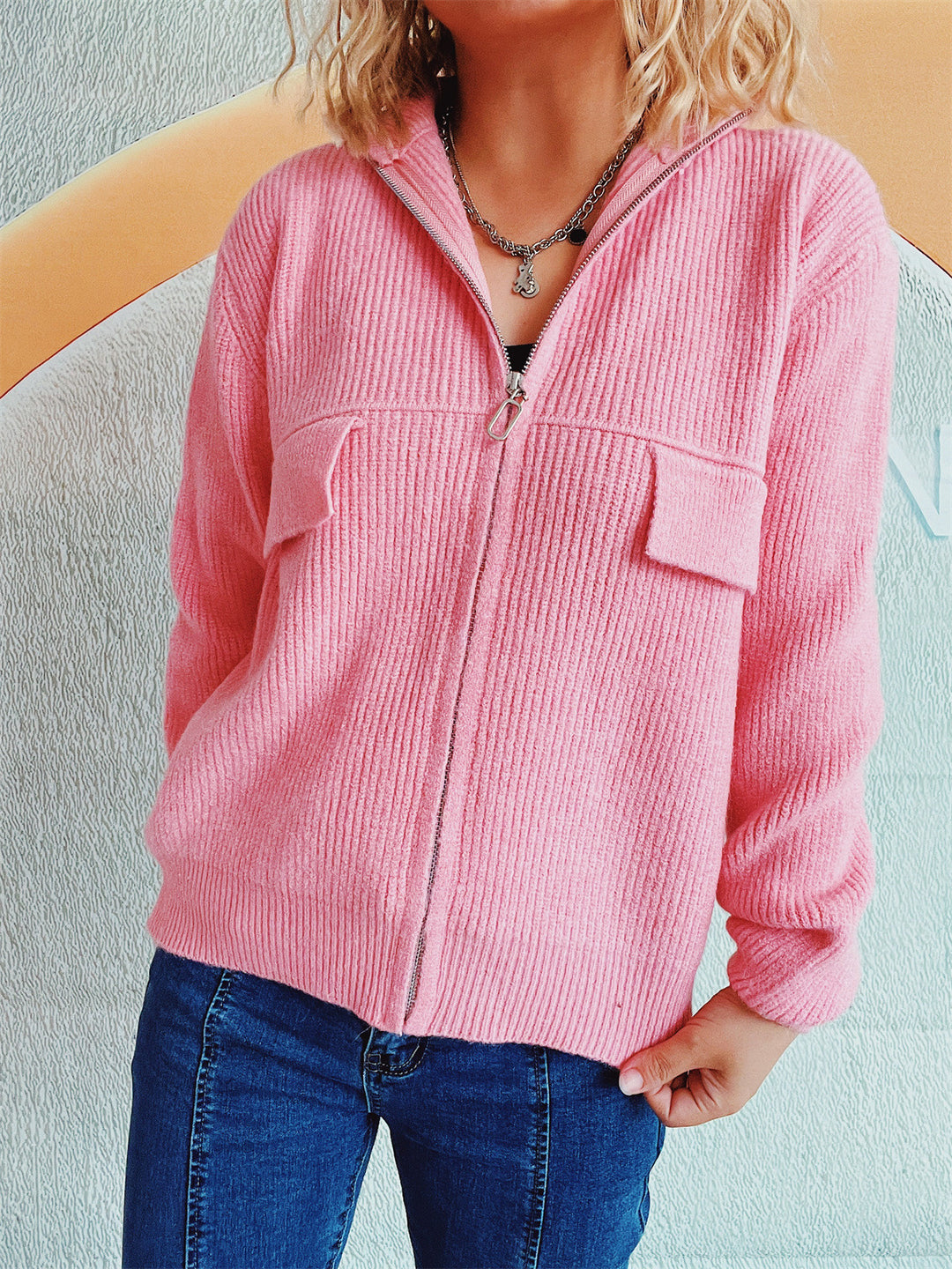 Kvinnors mode cardigan med hög krage och praktiska fickor Mirla-Eva Jonsson