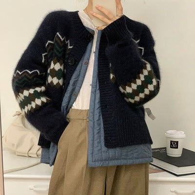 Kvinnors mode cardigan med slående jacquard mönster Mirla-Eva Jonsson