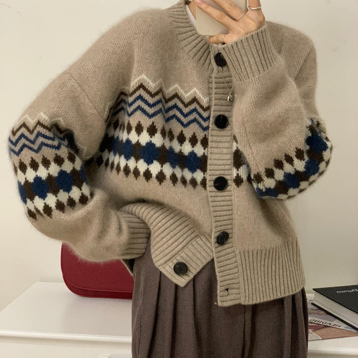 Kvinnors mode cardigan med slående jacquard mönster Mirla-Eva Jonsson