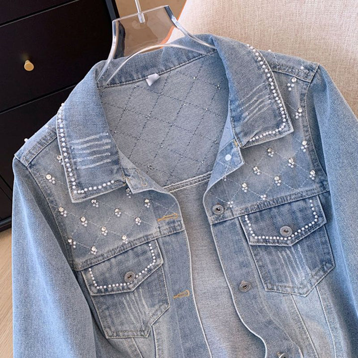 Kvinnors mode denimjacka med glamorösa pärldetaljer Mirla-Eva Jonsson