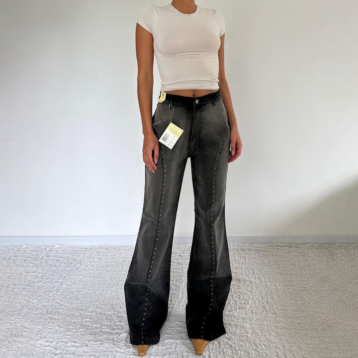Kvinnors mode hög midjejeans med nitar dekor Mirla-Eva Jonsson