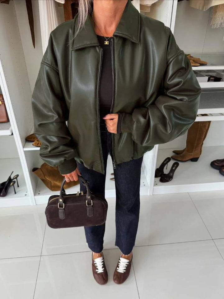 Kvinnors mode oversized läderjacka med djup krage och dragkedja Mirla-Eva Jonsson