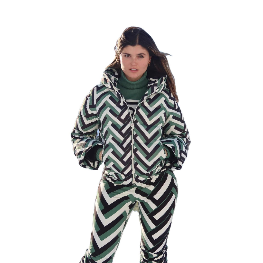 Kvinnors mode quiltad jacka med huva och iögonfallande geometriskt mönster Mirla-Eva Jonsson
