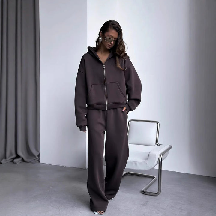 Kvinnors modehoodie med högkvalitativ dragkedja och bekväm passform Mirla-Eva Jonsson