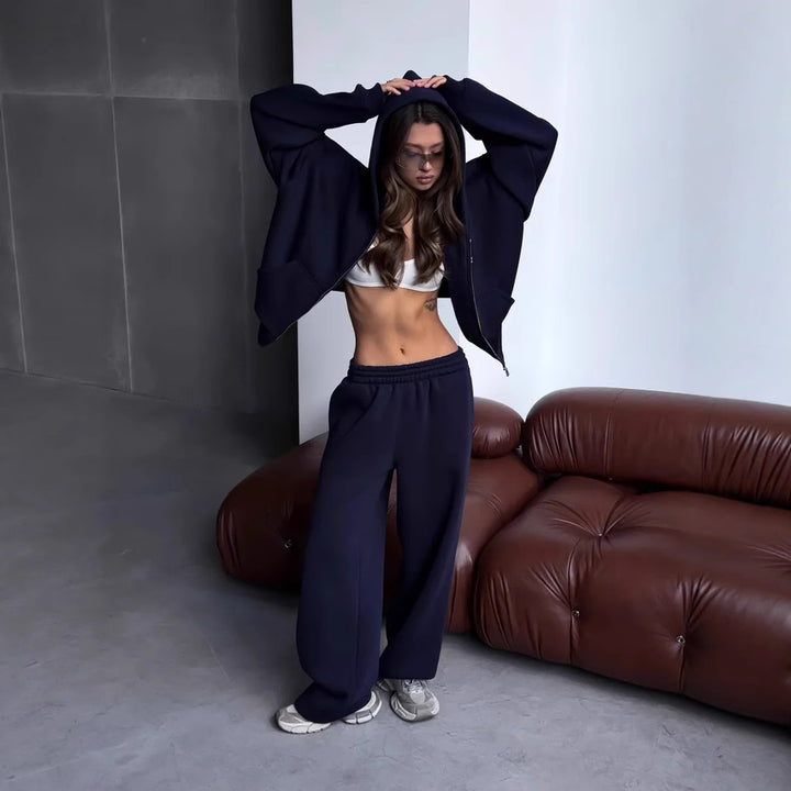 Kvinnors modehoodie med högkvalitativ dragkedja och bekväm passform Mirla-Eva Jonsson