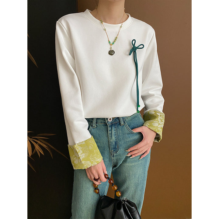 Kvinnors modemedvetna sweatshirt med blommig krage Mirla-Eva Jonsson