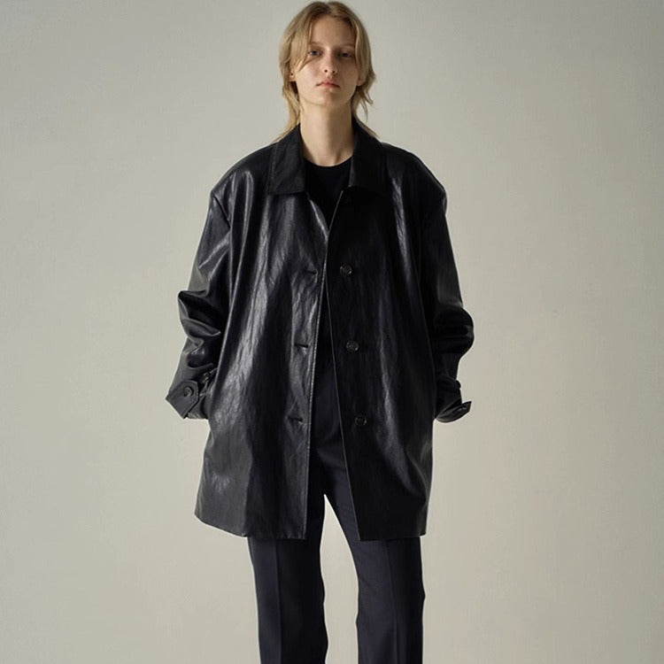 Kvinnors moderiktiga faux läderjacka med oversized passform Mirla-Eva Jonsson