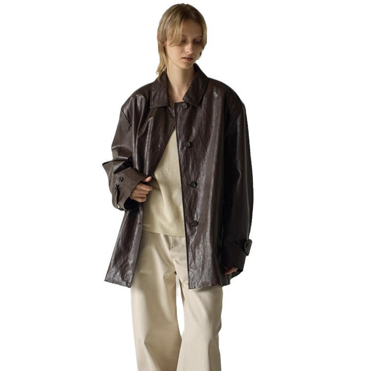 Kvinnors moderiktiga faux läderjacka med oversized passform Mirla-Eva Jonsson