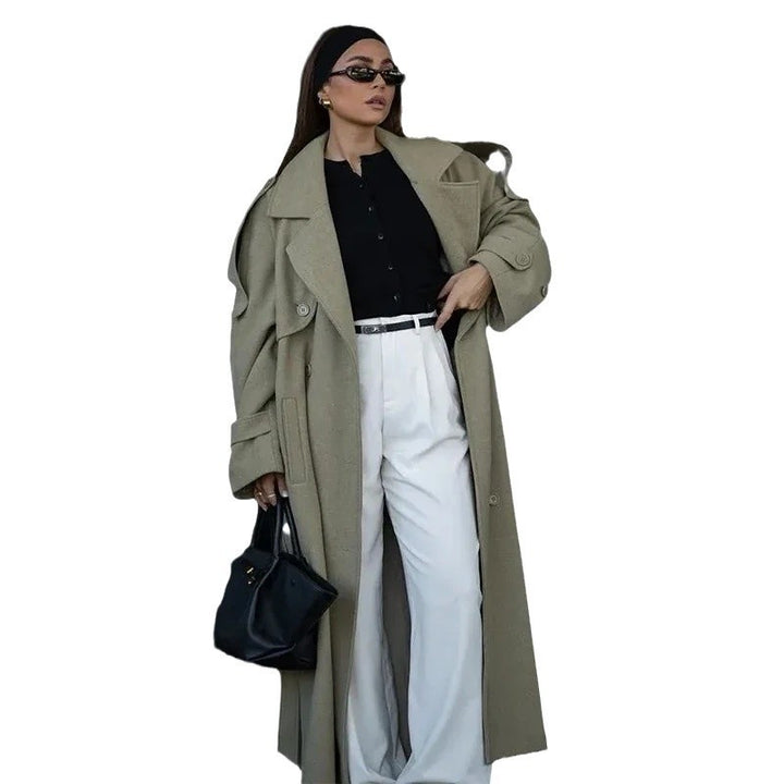 Kvinnors moderiktiga oversized kappa med justerbart bälte Mirla-Eva Jonsson