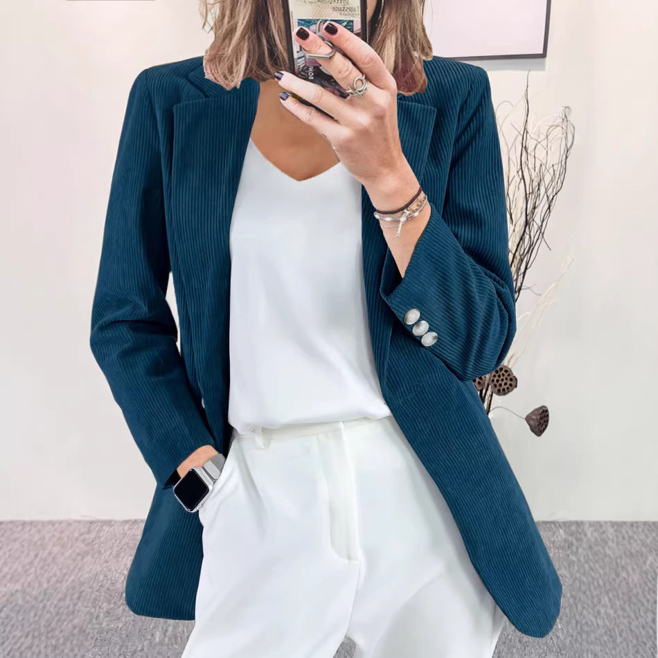 Kvinnors moderiktiga randiga blazer med slim fit Mirla-Eva Jonsson