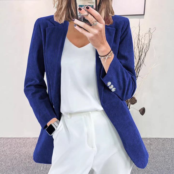 Kvinnors moderiktiga randiga blazer med slim fit Mirla-Eva Jonsson