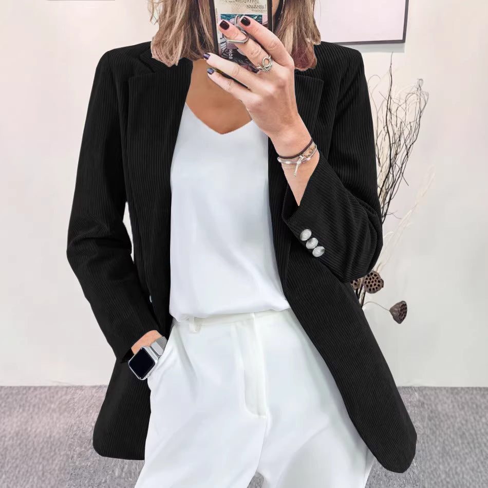 Kvinnors moderiktiga randiga blazer med slim fit Mirla-Eva Jonsson