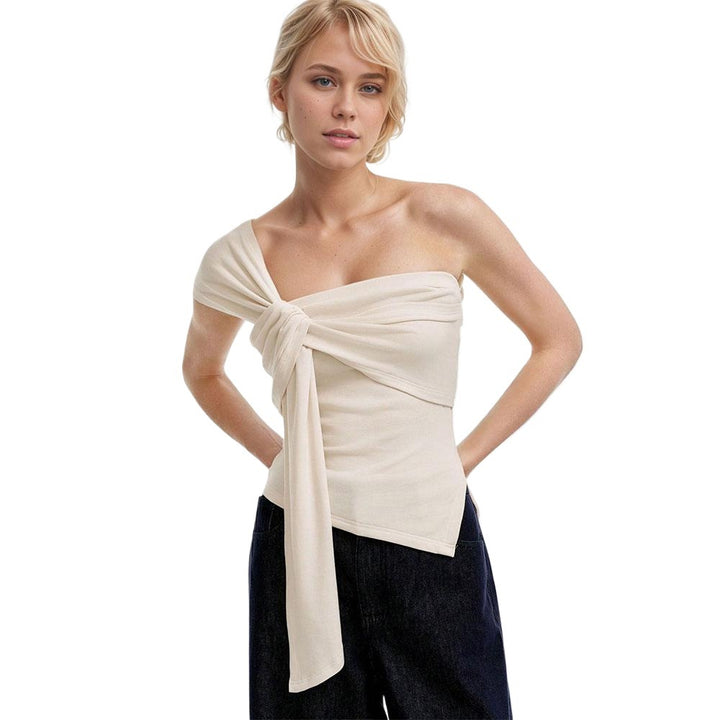 Kvinnors moderiktiga wrap-top med asymmetrisk skärning och eleganta band Mirla-Eva Jonsson