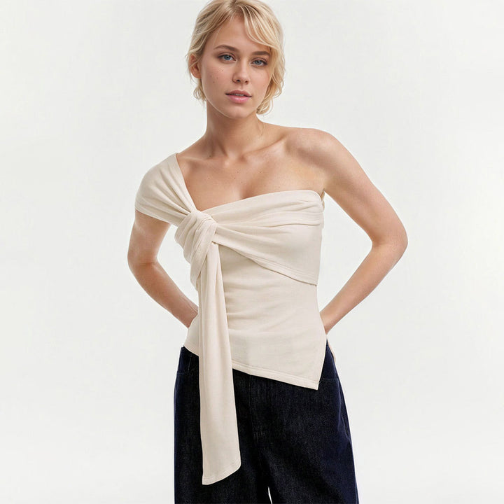 Kvinnors moderiktiga wrap-top med asymmetrisk skärning och eleganta band Mirla-Eva Jonsson