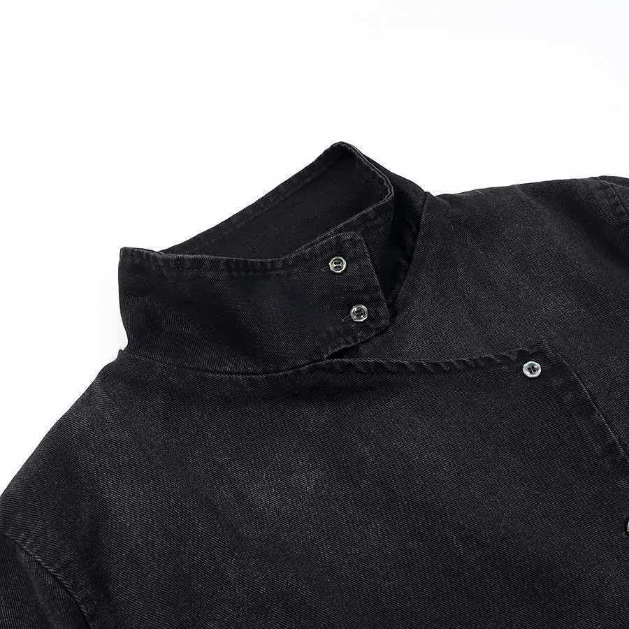 Kvinnors modern denimjacka med asymmetrisk krage och praktiska tryckknappar Mirla-Eva Jonsson