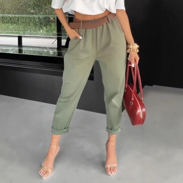 Kvinnors moderna chinos med elastisk midja och vida ben Mirla-Eva Jonsson