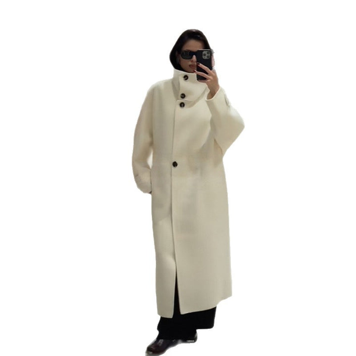 Kvinnors modetrendiga oversize kappor med hög krage Mirla-Eva Jonsson