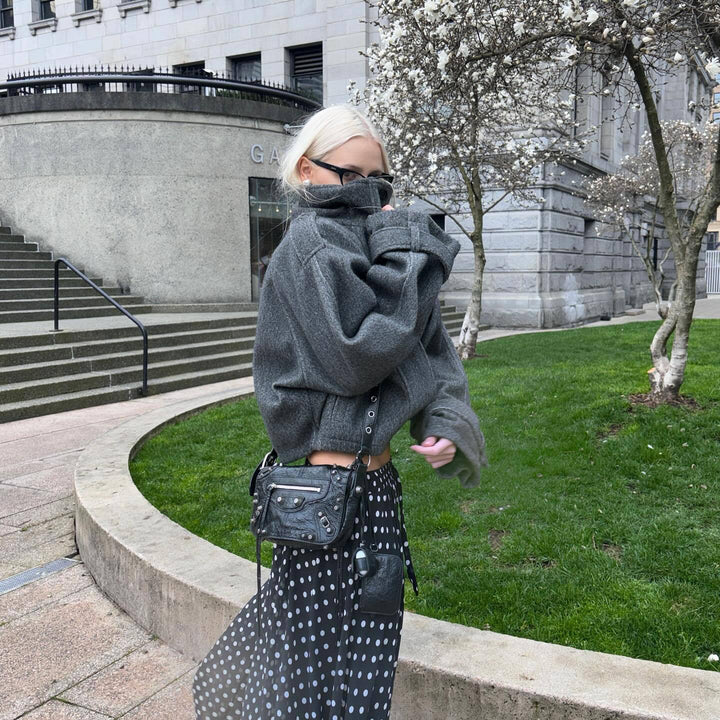 Kvinnors modiga oversized ulljacka Mirla-Eva Jonsson
