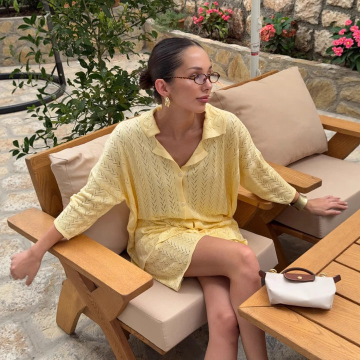 Kvinnors modiga stickad set med avslappnad overshirt och shorts Mirla-Eva Jonsson