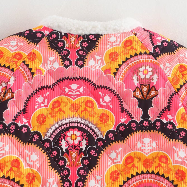 Kvinnors mönstrad jacka med mjuk teddyfoder och romantisk design Mirla-Eva Jonsson