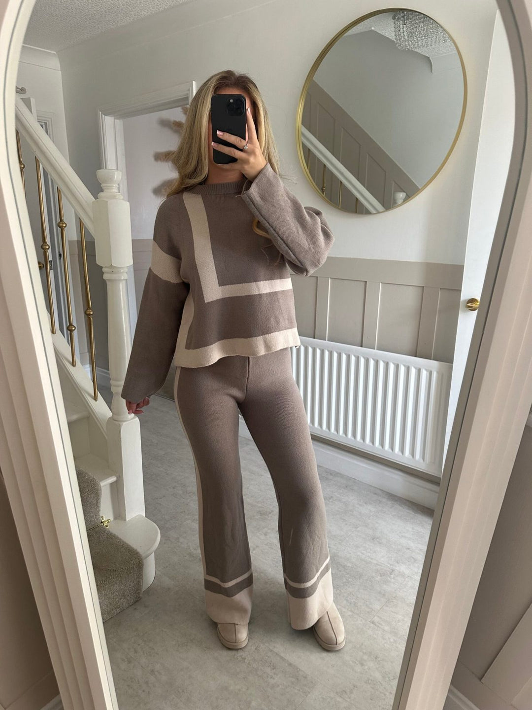 Kvinnors mönstrad stickad kostym med en lös passform och snygg foder Mirla-Eva Jonsson