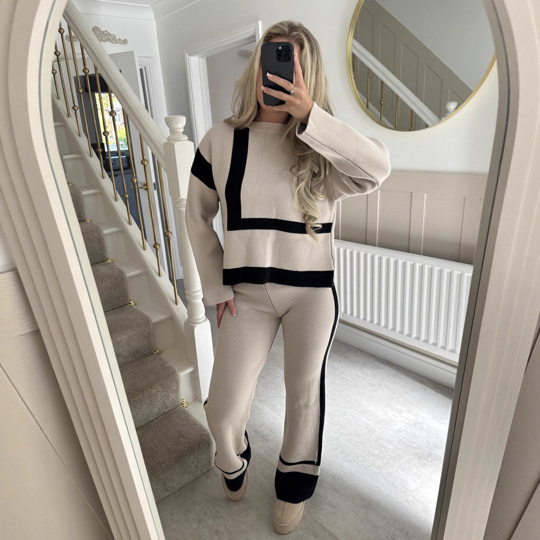Kvinnors mönstrad stickad kostym med en lös passform och snygg foder Mirla-Eva Jonsson