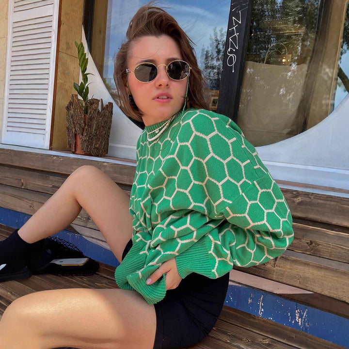 Kvinnors mönstrade sweatshirt med ett sött honungskaka-mönster och lös passform Mirla-Eva Jonsson