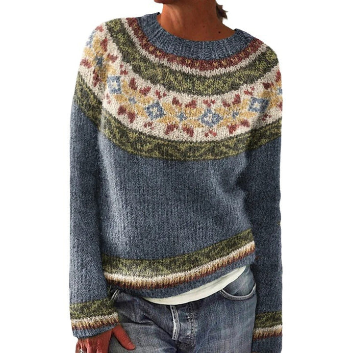 Kvinnors mysig pullover med blommig jacquard och bred passform Mirla-Eva Jonsson