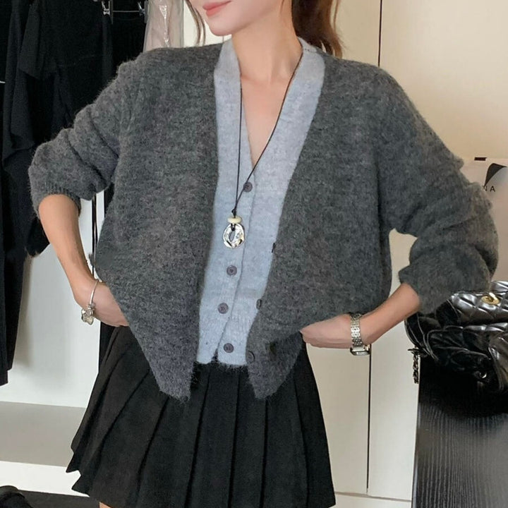 Kvinnors mysiga cardigan med lekfull V-hals och mjukt material Mirla-Eva Jonsson
