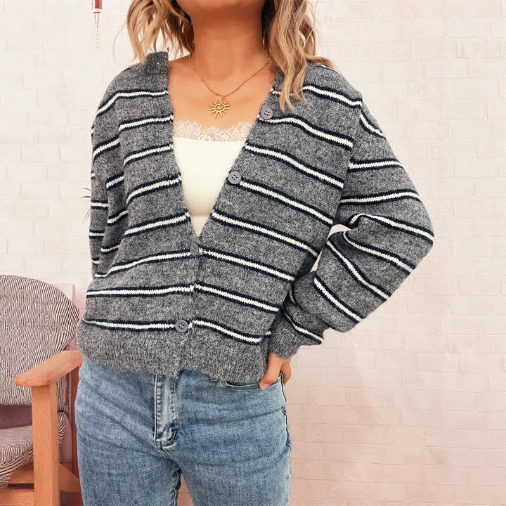 Kvinnors mysiga cardigan med moderna ränder Mirla-Eva Jonsson