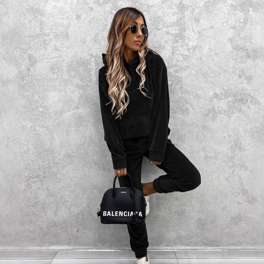 Kvinnors mysiga fleece hoodie med avslappnade detaljer Mirla-Eva Jonsson