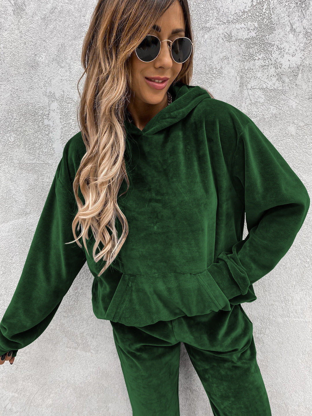 Kvinnors mysiga fleece hoodie med avslappnade detaljer Mirla-Eva Jonsson