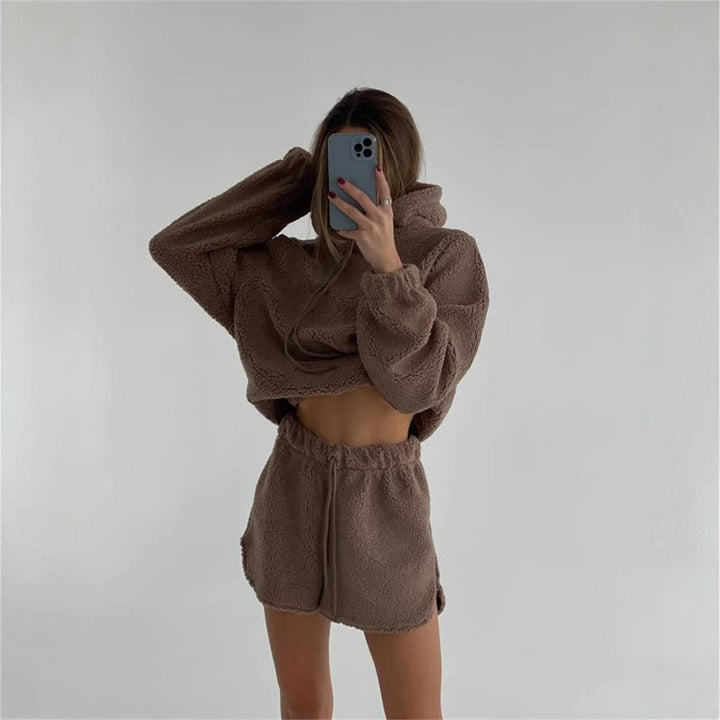 Kvinnors mysiga fleece hoodie och shorts set Mirla-Eva Jonsson