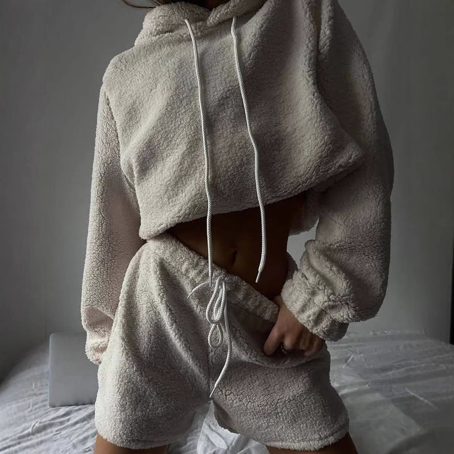 Kvinnors mysiga fleece hoodie och shorts set Mirla-Eva Jonsson