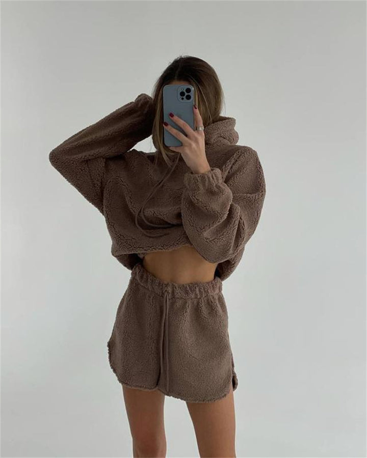 Kvinnors mysiga fleece hoodie och shorts set Mirla-Eva Jonsson