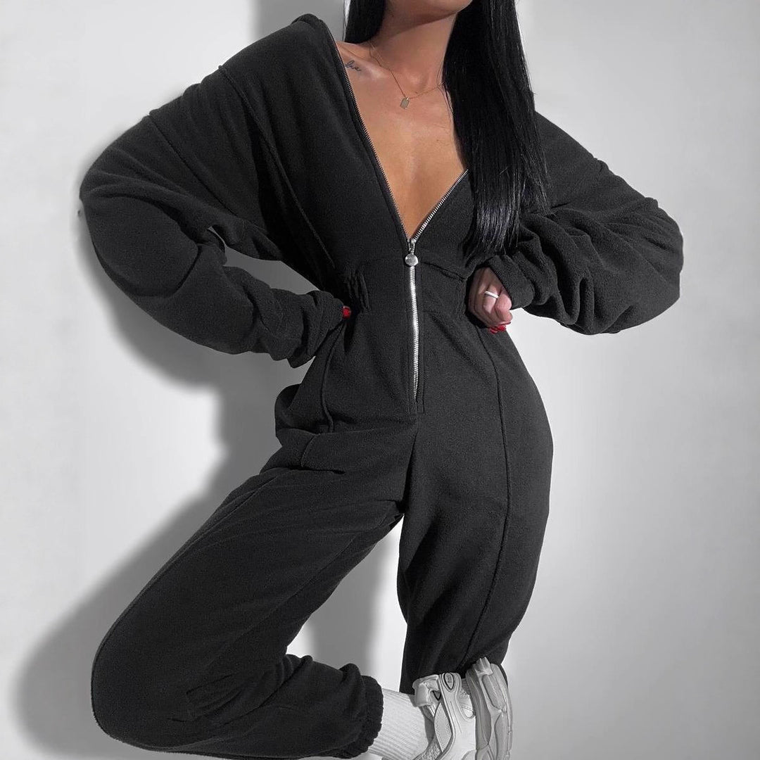Kvinnors mysiga fleece jumpsuit med djup V-hals och långdragkedja Mirla-Eva Jonsson