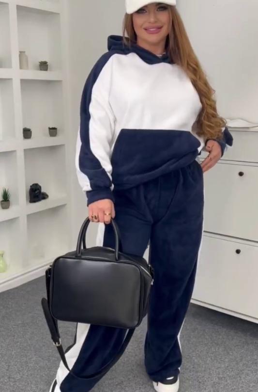 Kvinnors mysiga fleece träningsdräkt med hög krage och sidostråk Mirla-Eva Jonsson