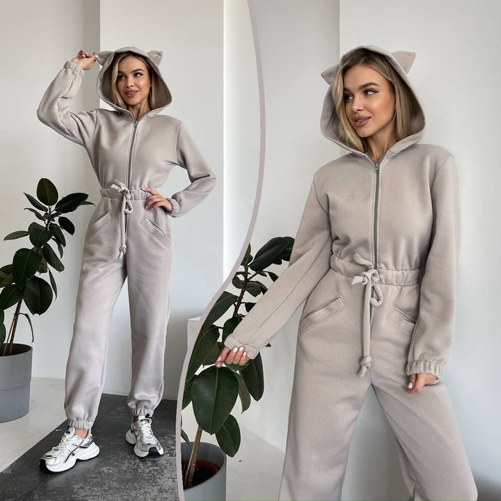 Kvinnors mysiga fleeceoverall med huva och söta öron Mirla-Eva Jonsson