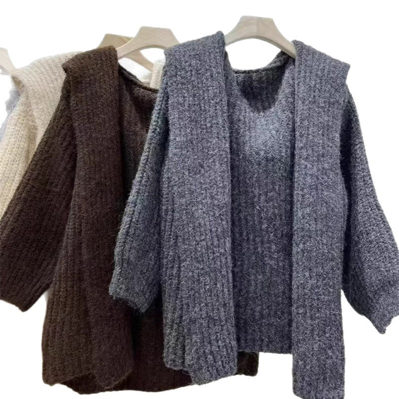 Kvinnors mysiga oversized hoodie-kardigan med djup V-hals och lös passform Mirla-Eva Jonsson