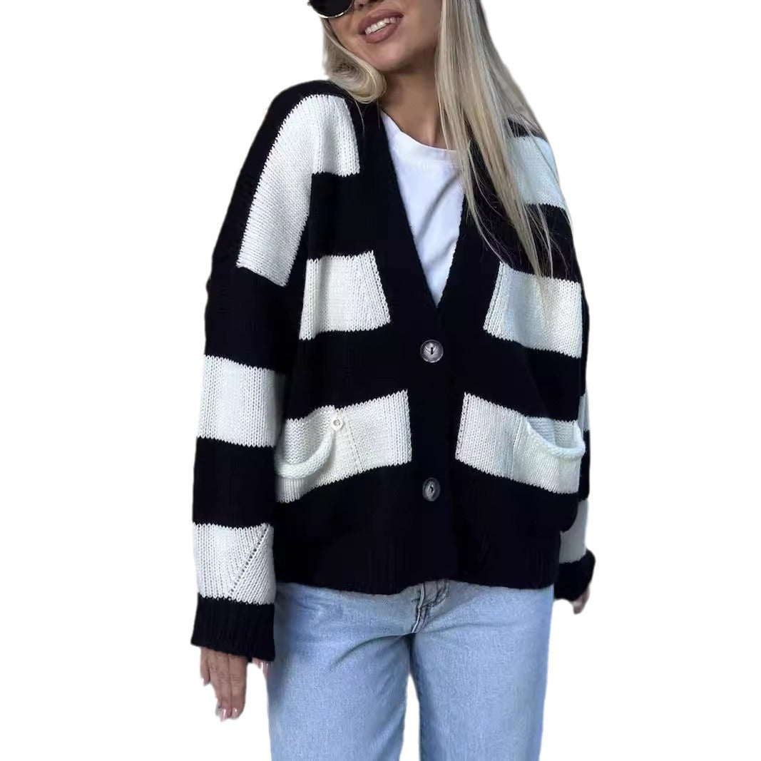 Kvinnors mysiga oversized kofta med moderna ränder och fickor Mirla-Eva Jonsson