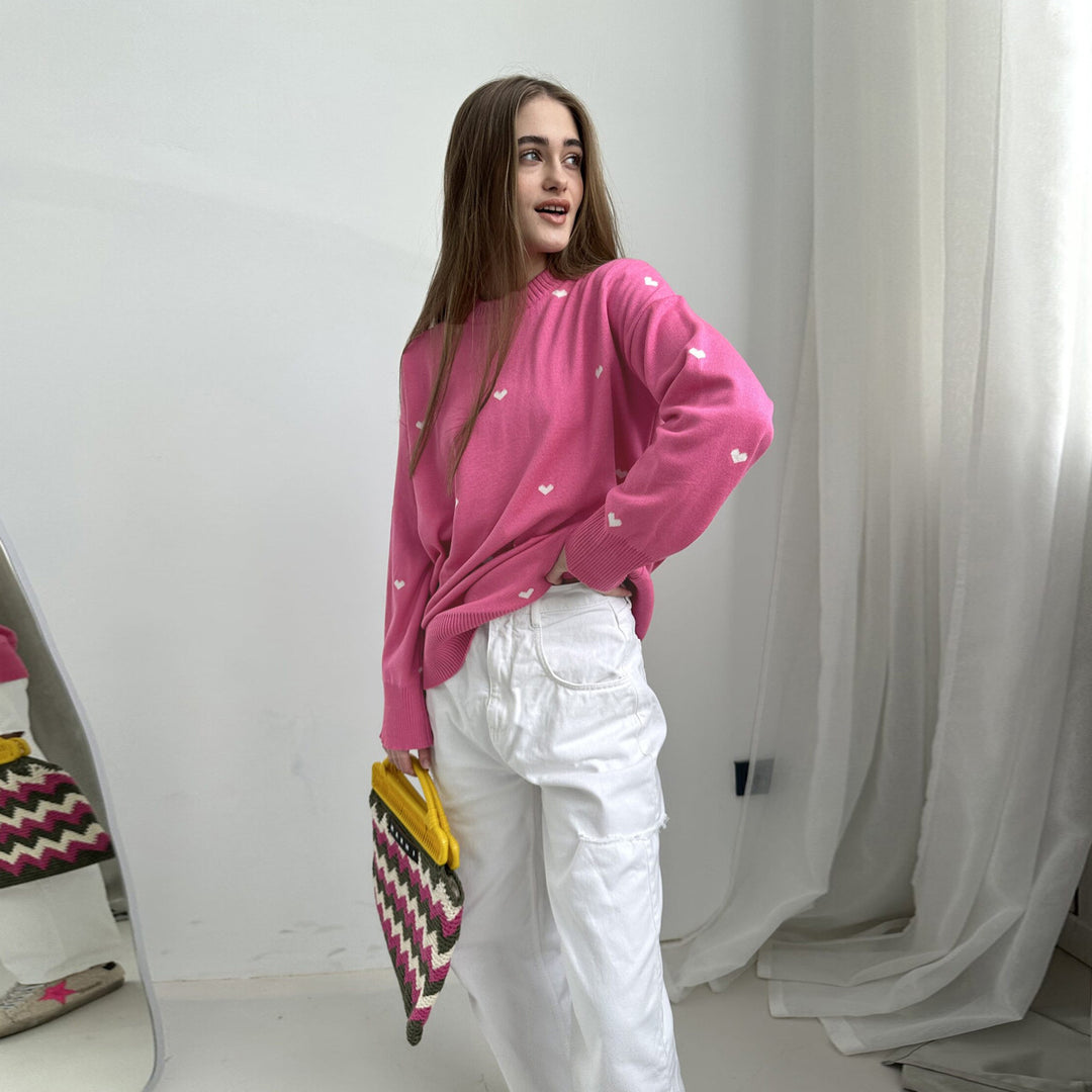 Kvinnors mysiga oversized tröja med hjärtformad mönster Mirla-Eva Jonsson